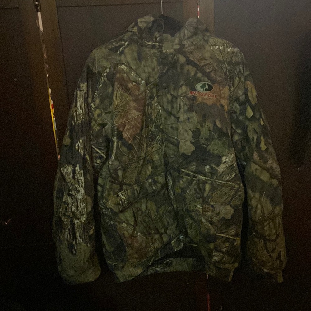 Mossy oak jacket in great condition no fade or tear